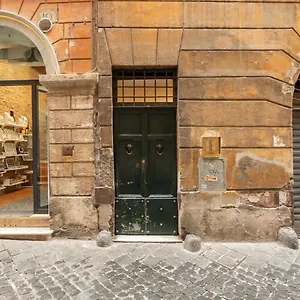 Lovely Nest By The Pantheon Apartment